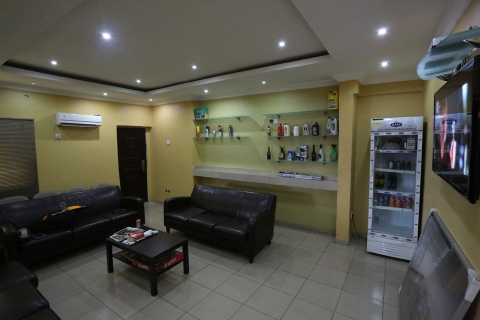 Carmax customer reception area
